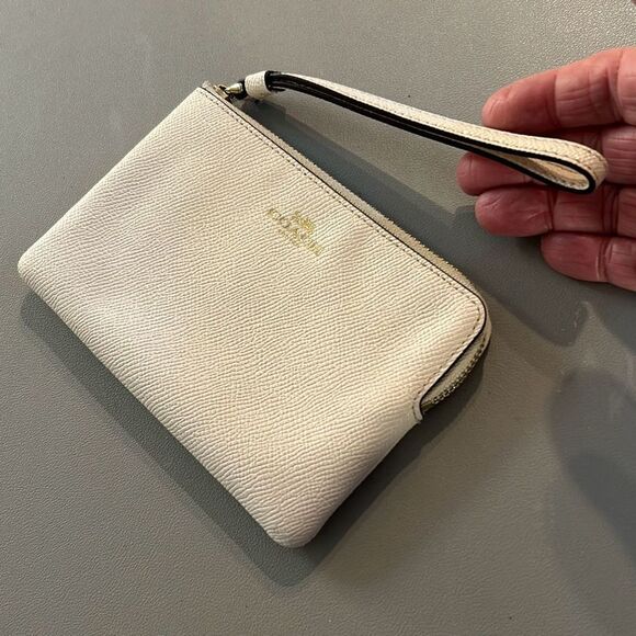 COACH Off White Wristlet - Picture 4 of 4